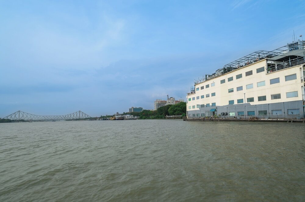 Фото Polo Floatel Kolkata