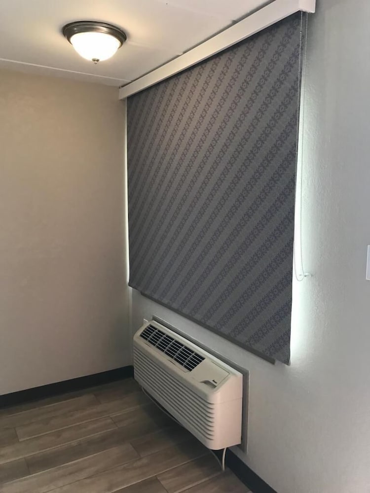 Фото Days Inn by Wyndham Vineland