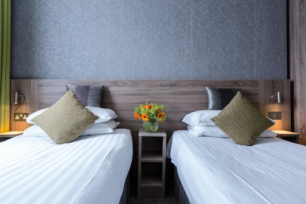 Фото Phoenix Hotel