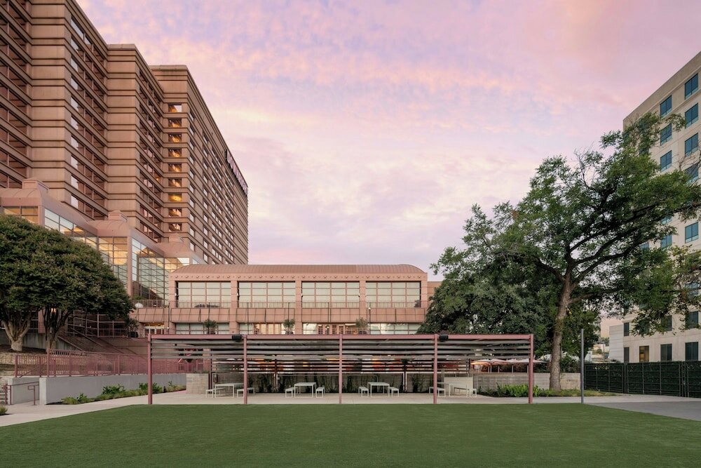 Фото Sheraton Austin Hotel at the Capitol