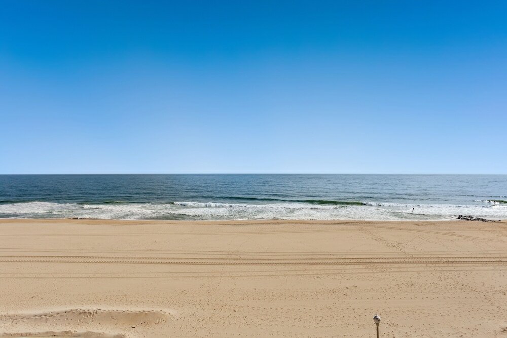 Фото The Americana Hotel