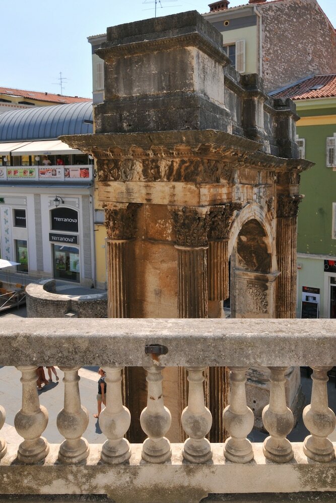 Фото Boutique Suites Joyce