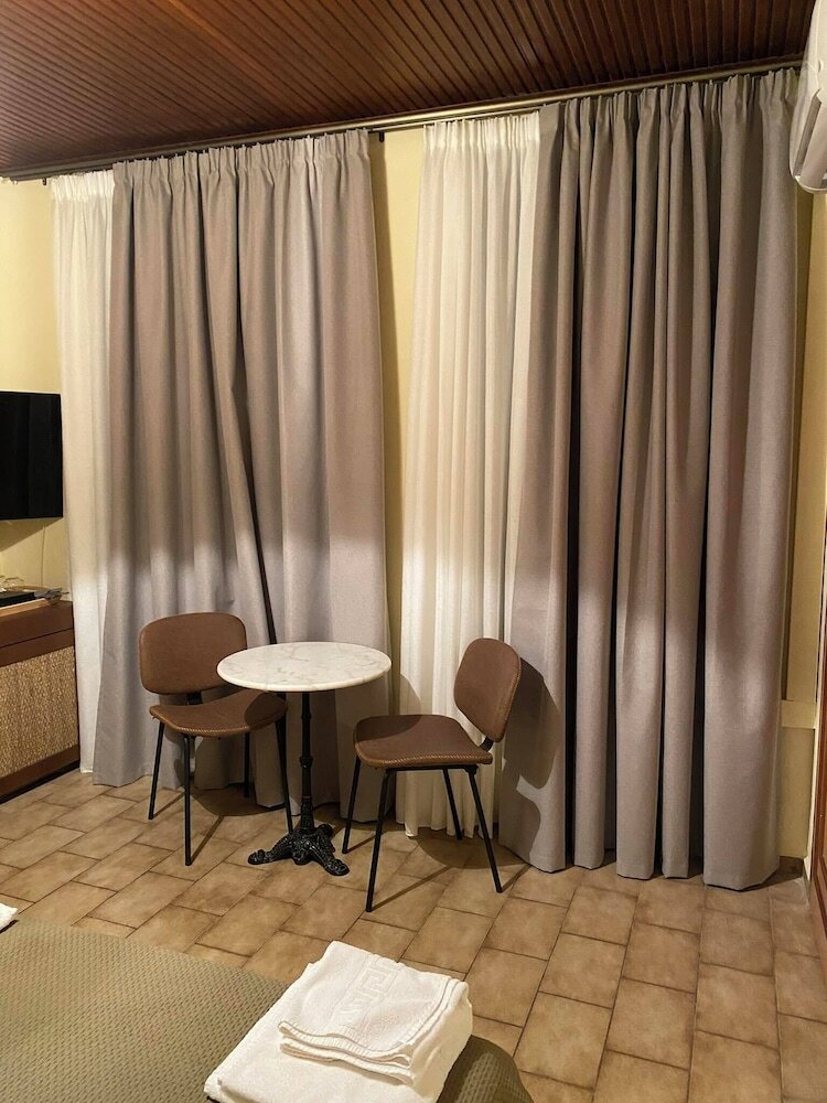 Фото Helena Hotel