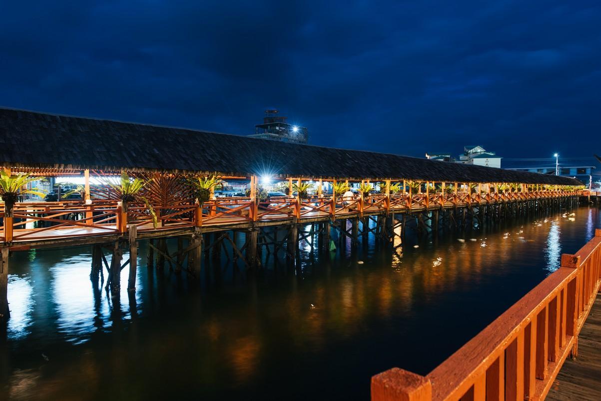 Фото Dragon Inn Floating Resort