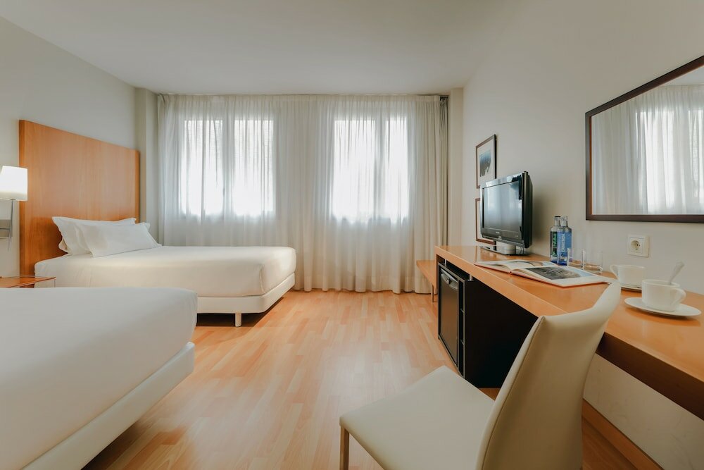 Фото Hotel Catalonia Barcelona Beach