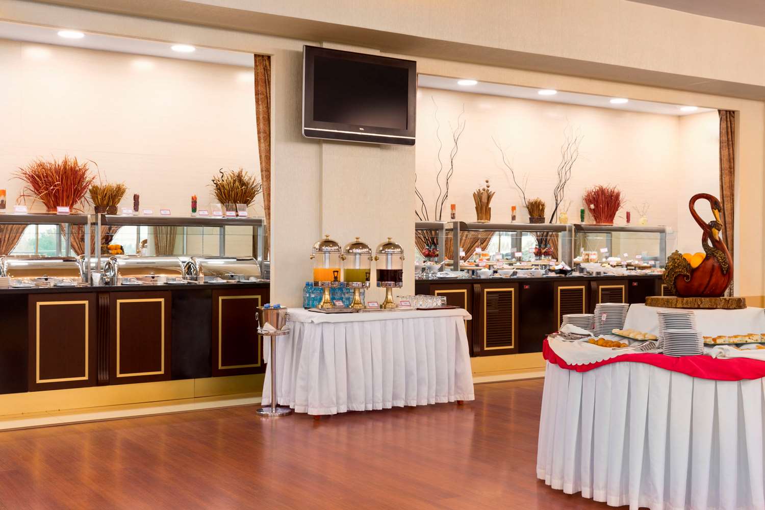 Фото Ramada Plaza by Wyndham Gence