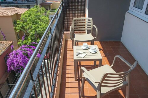 Гостиница Hotel Lloret Santa Rosa в Льорет-де-Маре