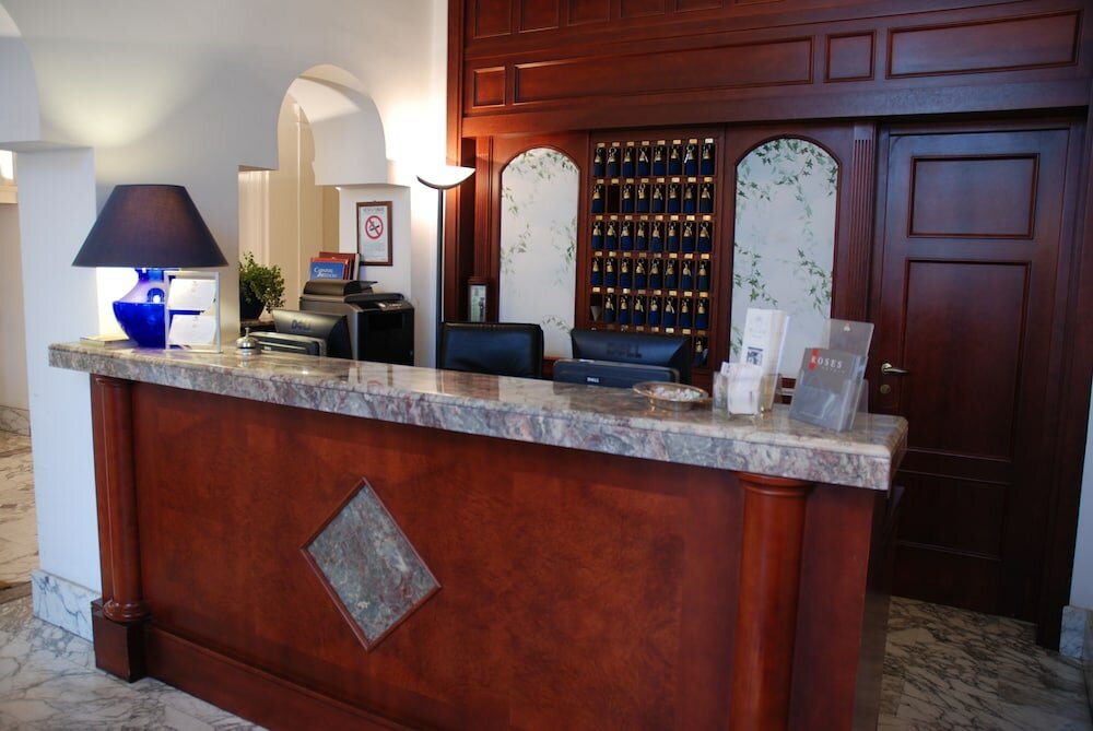 Фото Hotel de La Ville