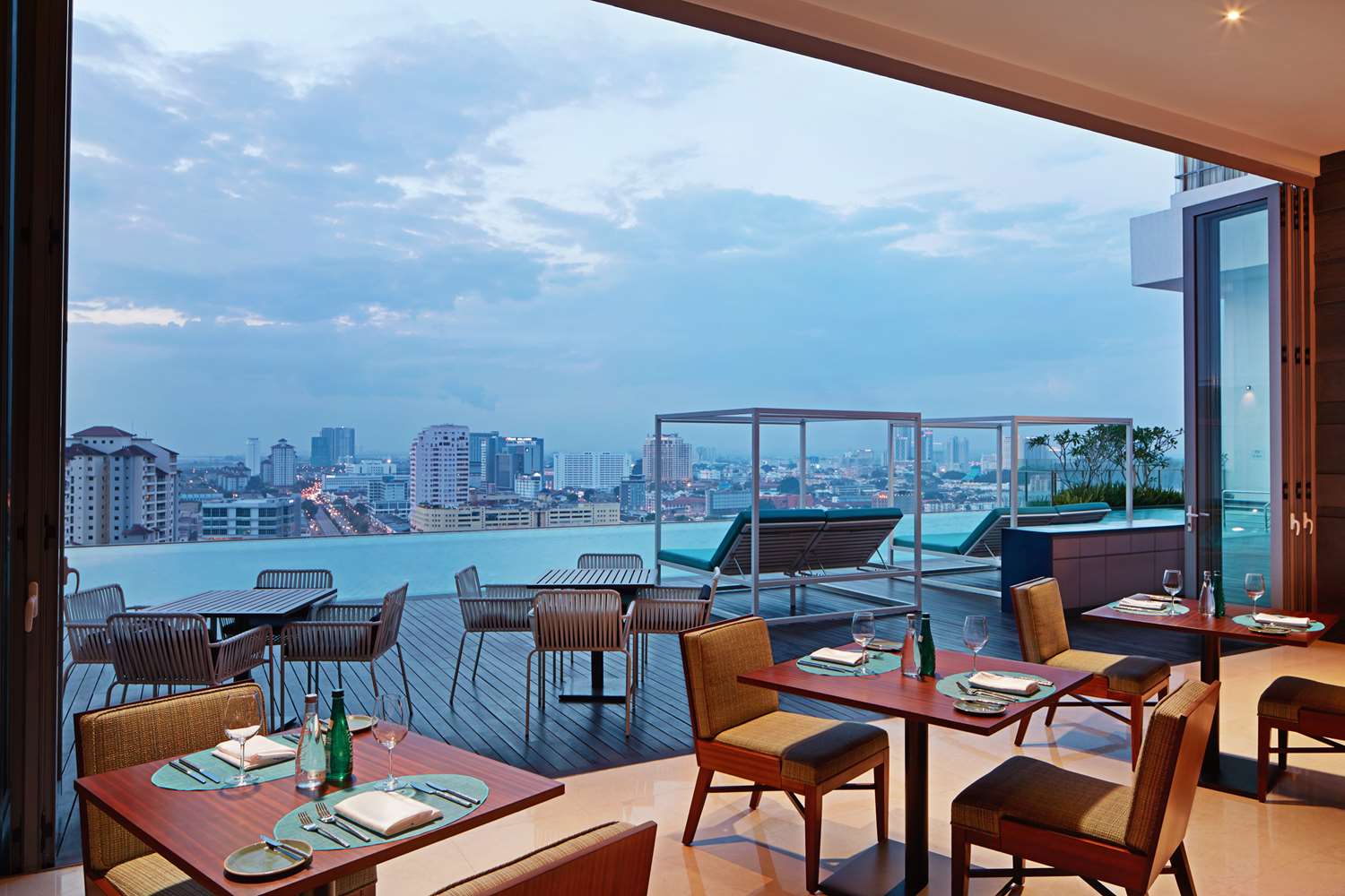 Фото DoubleTree by Hilton Hotel Melaka