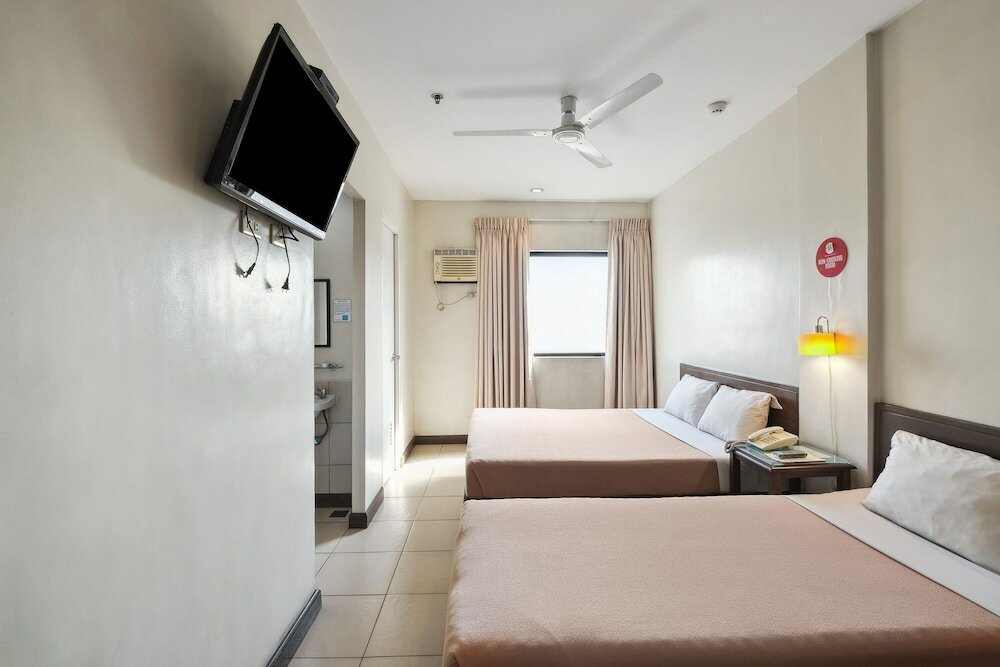 Фото Governor Forbes Inn