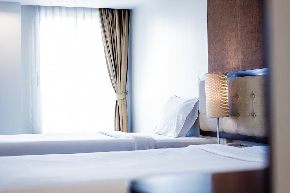 Фото Romance Hotel Srinakarin