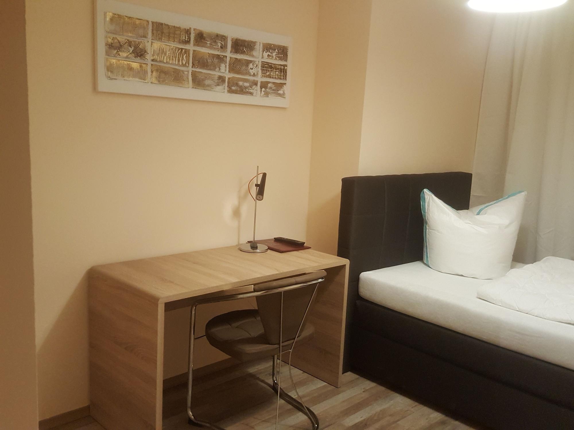 Фото Hotel-Residenz Oberurseler Hof