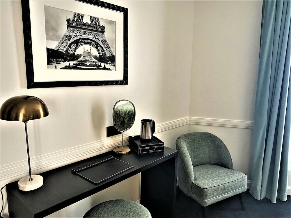 Фото Hôtel Le Cercle Tour Eiffel