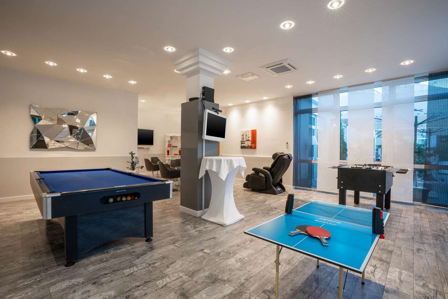 Фото Qu Hotel Augsburg