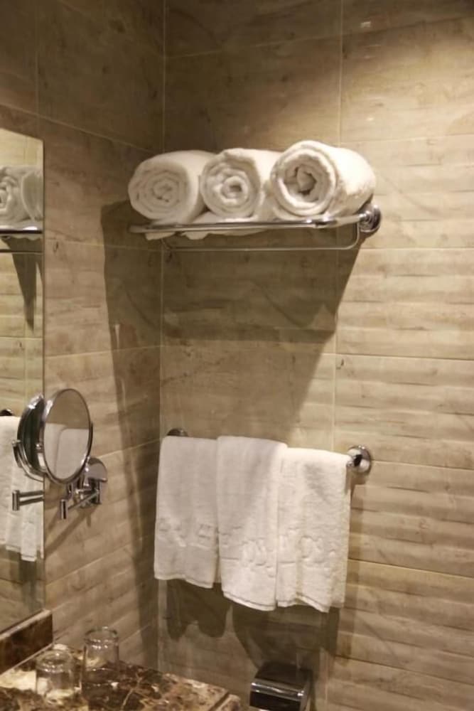 Фото The Guard Hotel