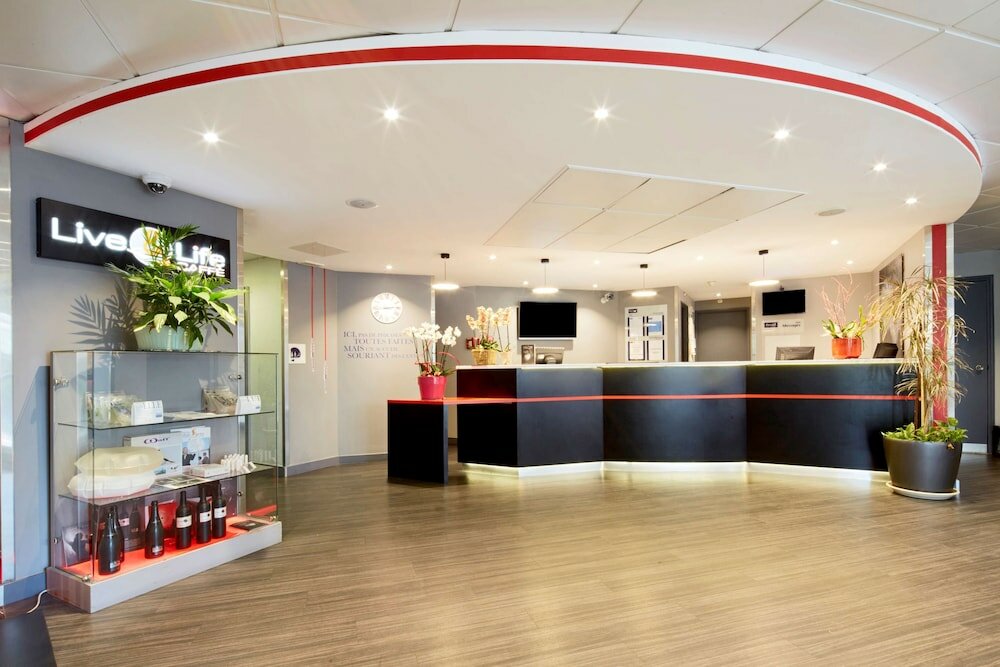 Фото Kyriad Paris Nord Porte de Saint Ouen