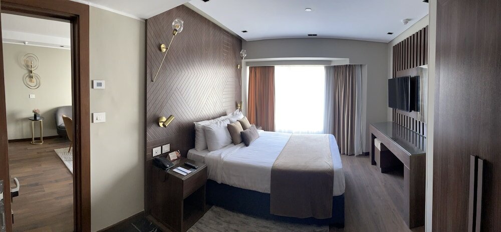 Фото Pyramisa Suites Hotel Cairo