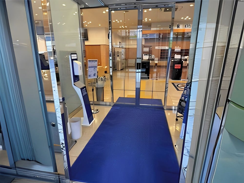 Фото Toyoko Inn Souka-Eki Nishi-Guchi