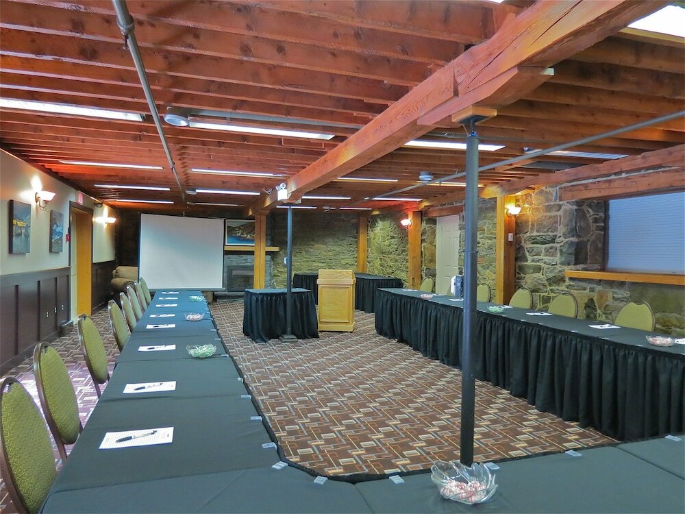 Фото The Murray Premises Hotel