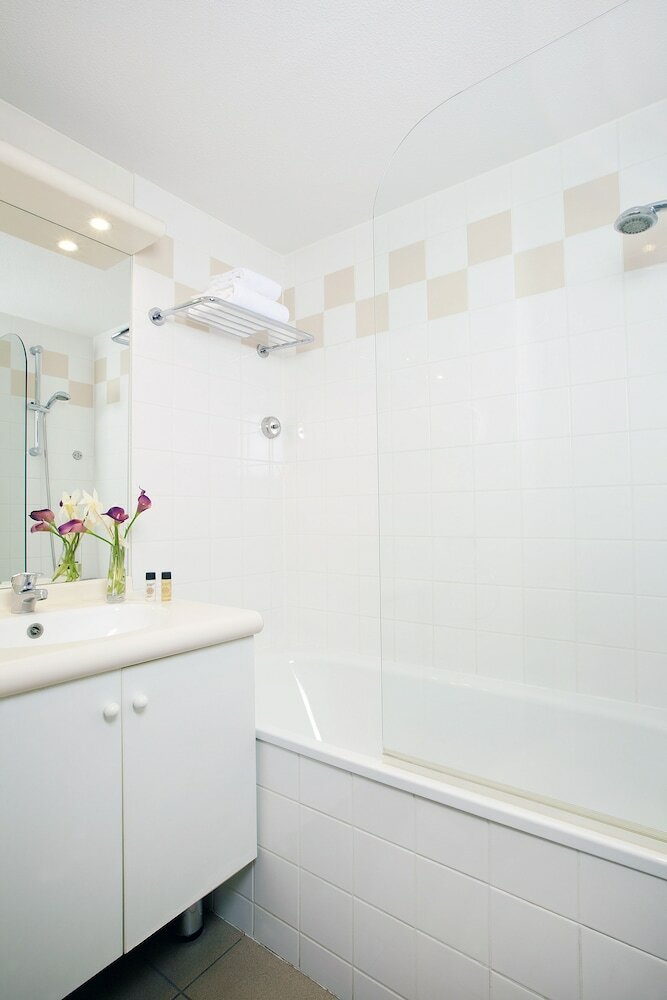 Фото Residhome Appart Hotel Nancy Lorraine