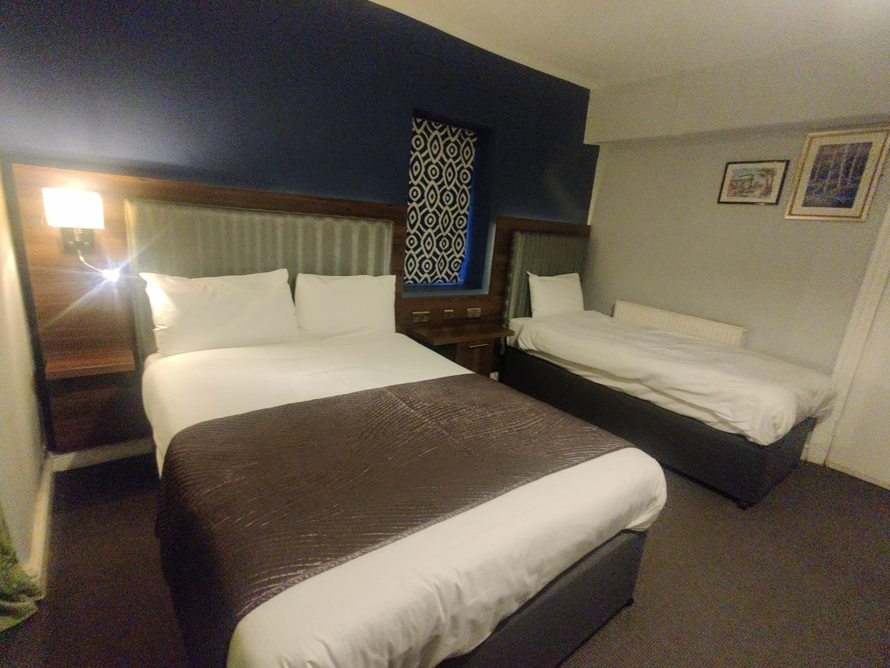 Фото Chelsea House Hotel