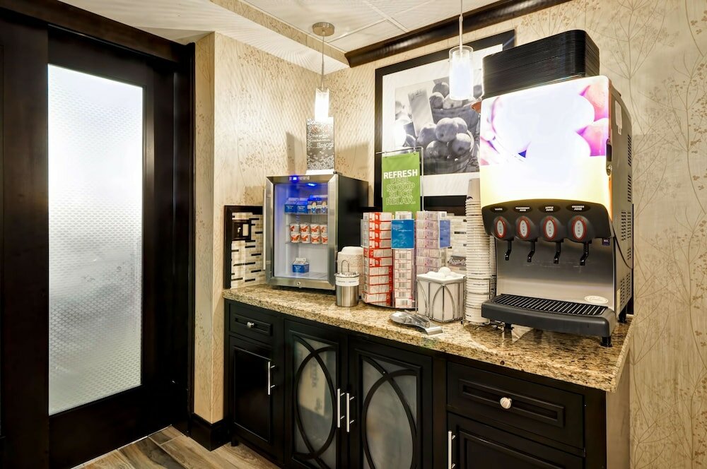 Фото Hampton Inn Kansas City-Airport