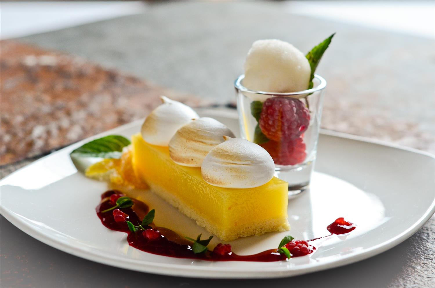 Фото Hilton Whistler Resort & SPA