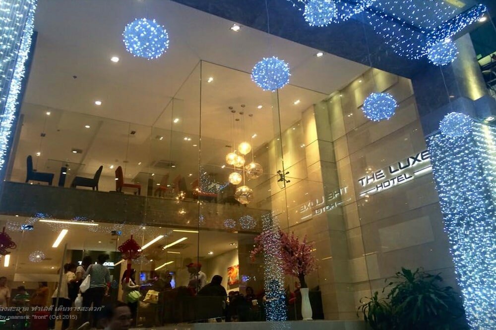 Фото The Luxe Hotel