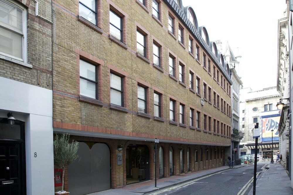 Фото отеля 1