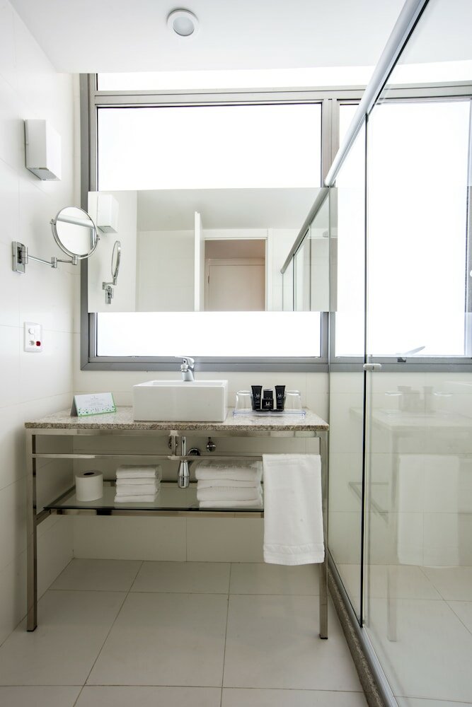 Фото H Niteroi Hotel