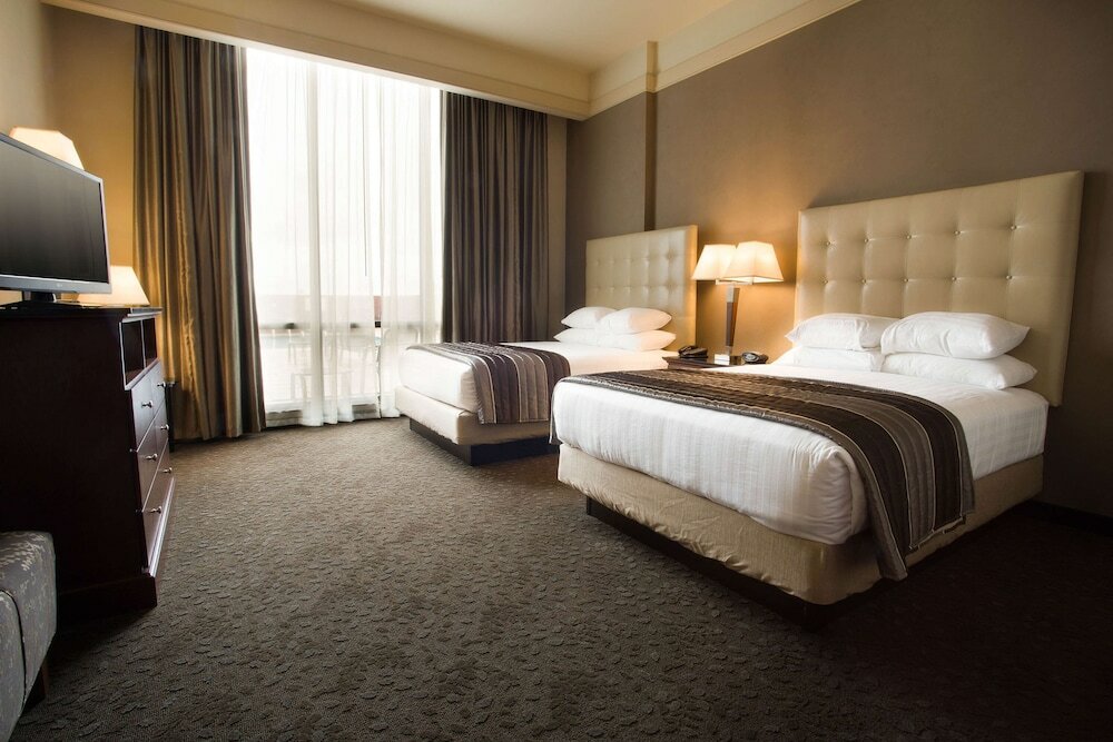 Фото Drury Plaza Hotel New Orleans