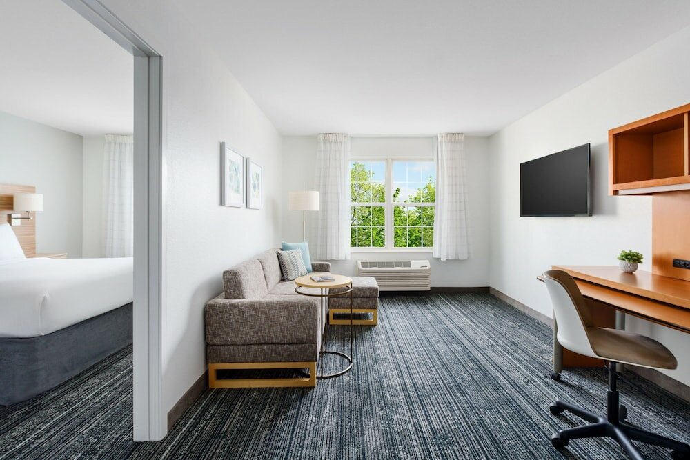 Фото TownePlace Suites by Marriott Manchester