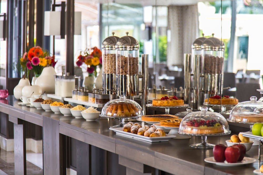 Фото Renaissance Naples Hotel Mediterraneo