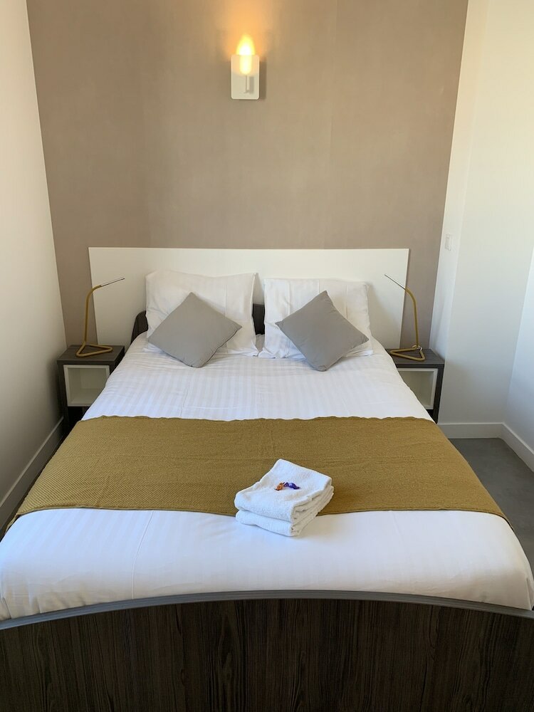 Фото Moov'Appart Hotel Clichy