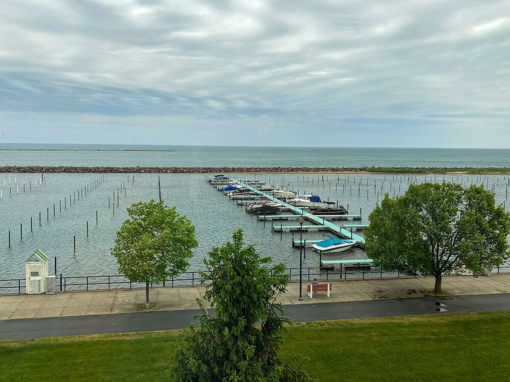 Фото Clarion Hotel Conference Center on Lake Erie