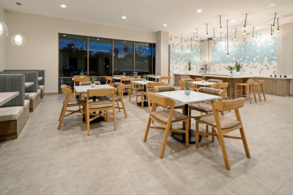 Фото Staybridge Suites Long Beach Airport, an Ihg Hotel