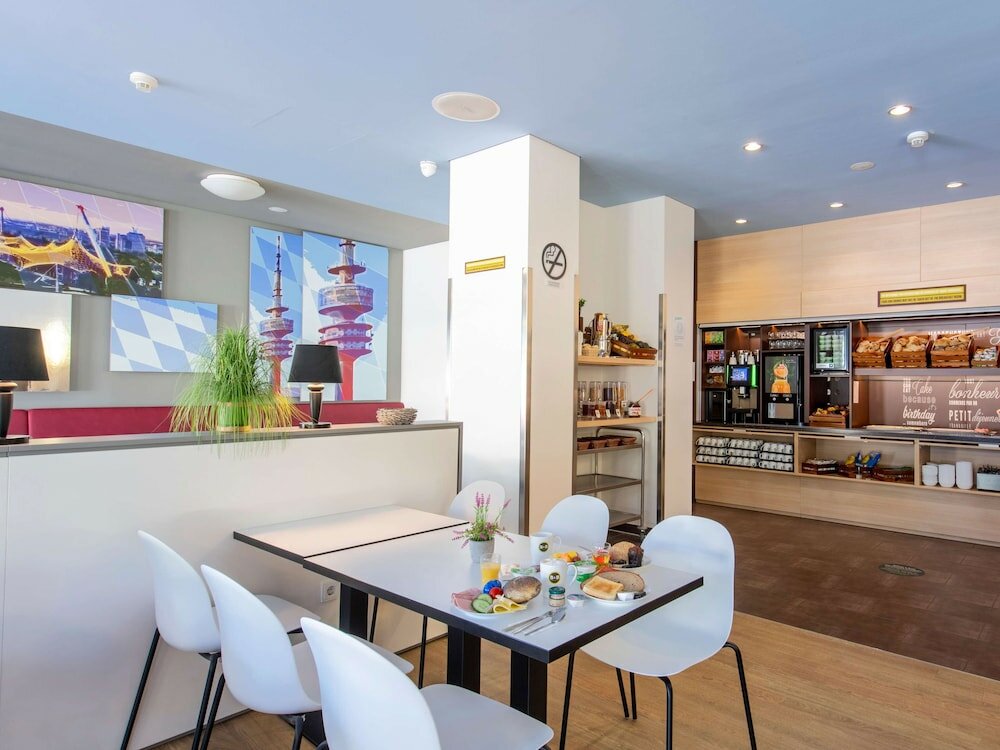 Фото B&b Hotel München City-Nord