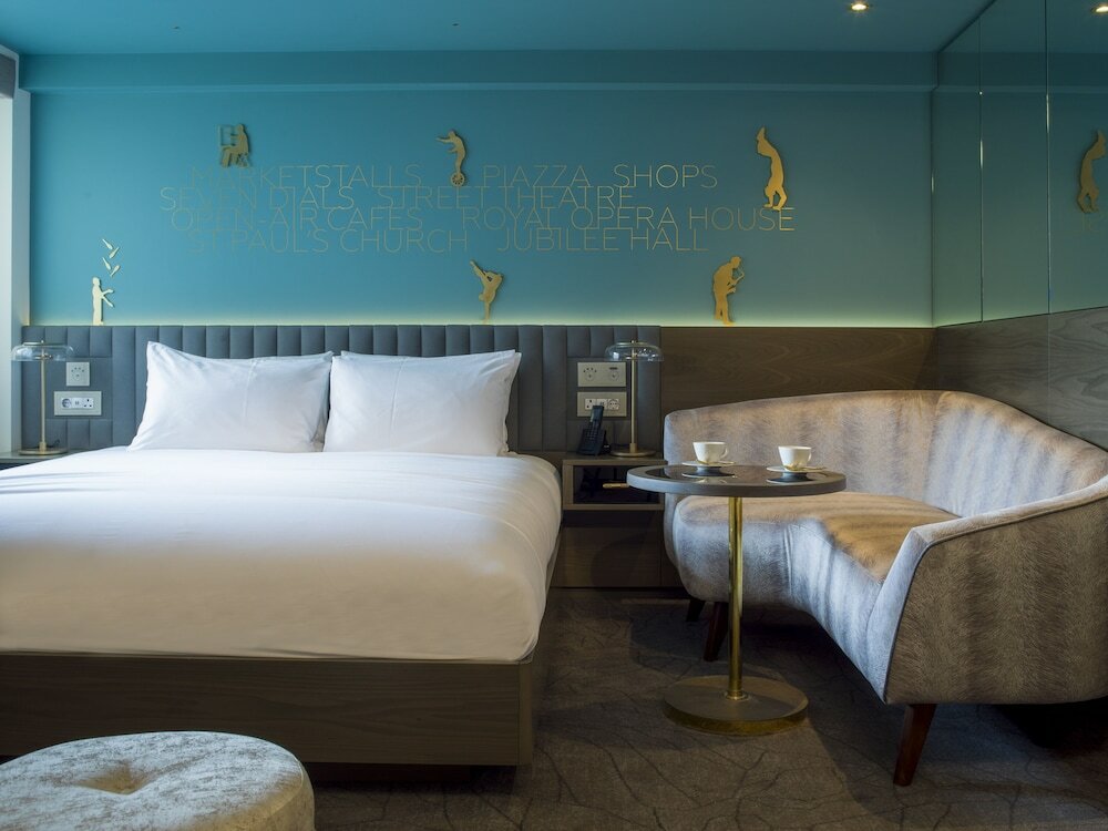 Фото Middle Eight