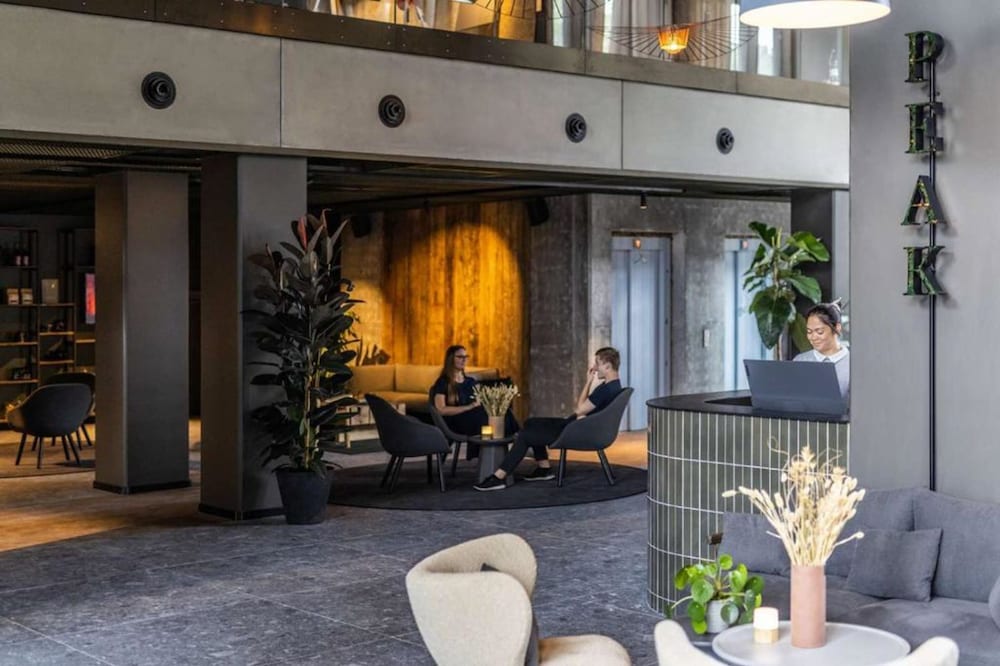 Фото Peak 12 Hotel