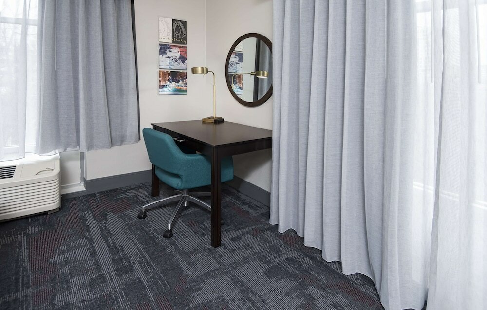 Фото Hampton Inn & Suites Raleigh Downtown