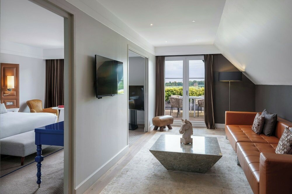 Фото Renaissance Paris Hippodrome De St. Cloud Hotel