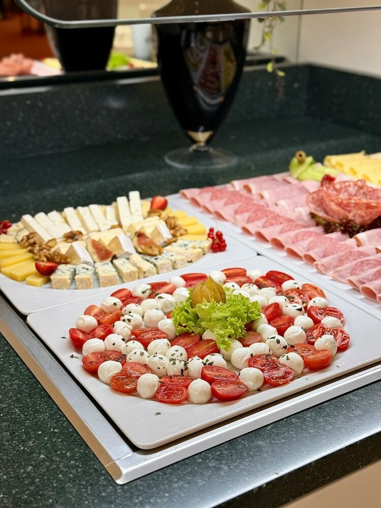 Фото Hotel Johann Strauss