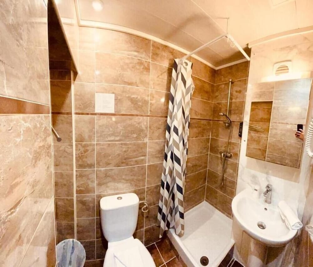 Фото Hipotel Paris Gambetta Republique