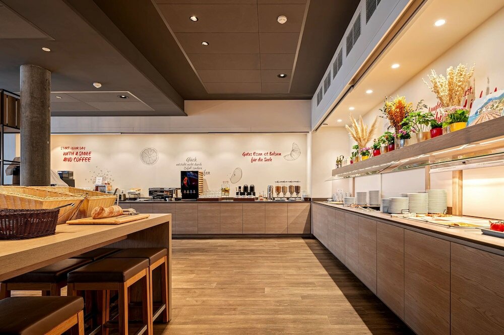 Фото IntercityHotel Zurich Airport