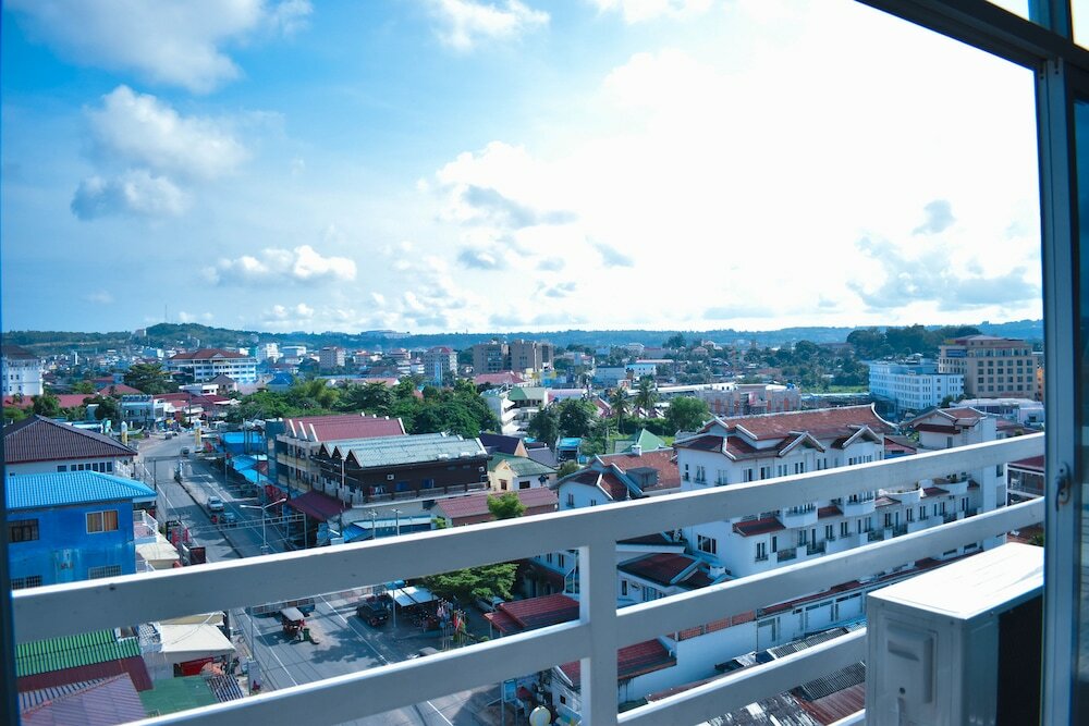 Фото Aristocrat Residence & Hotel