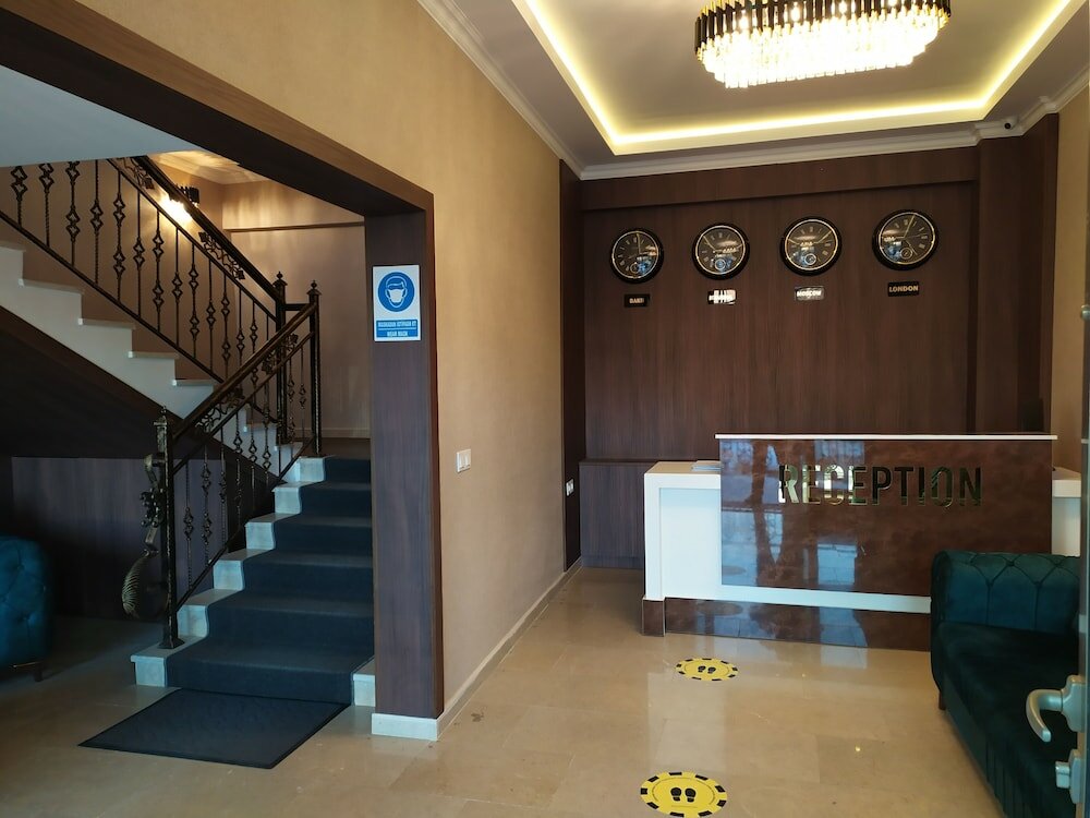 Фото The Clocktower Hotel