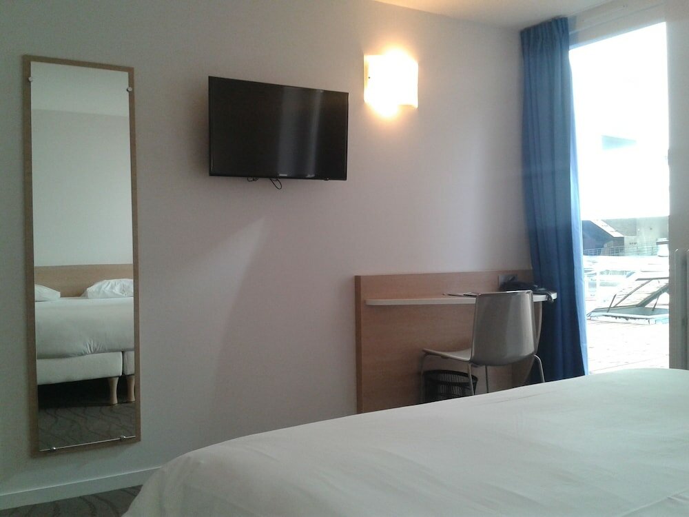 Фото Brit Hotel Mâcon Centre Gare