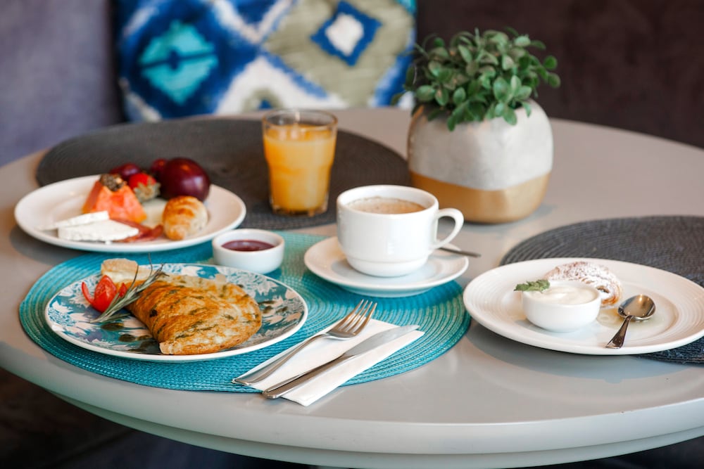 Фото Hotel Cercano