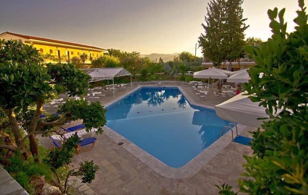 Фото Mytilana Village Hotel