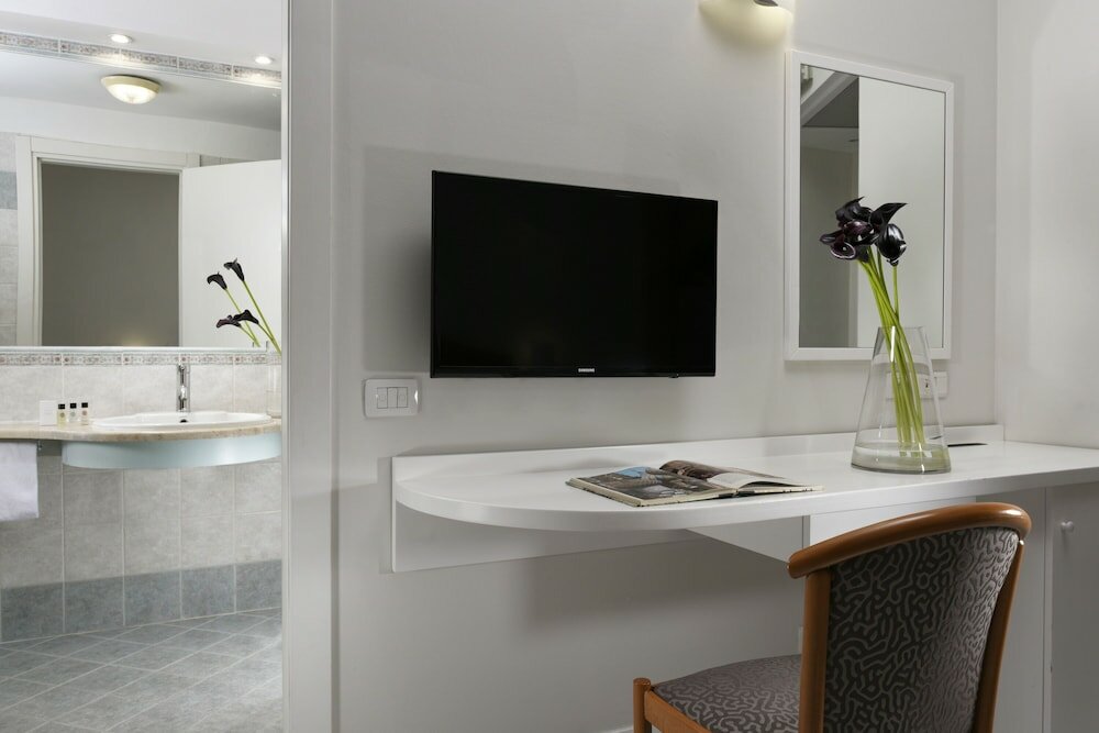 Фото Isola Sacra Rome Airport